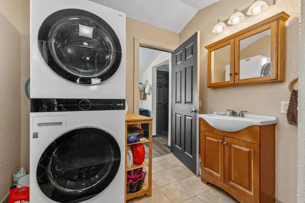 34 Oak Street Hillsdale City MI 49242