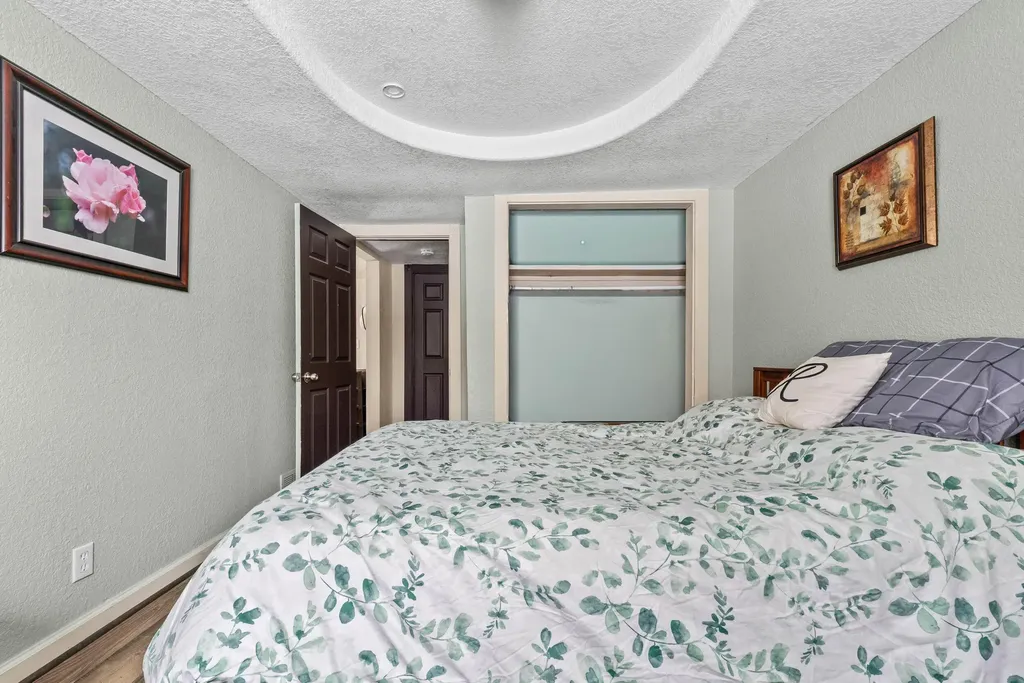 34 Oak Street Hillsdale City MI 49242