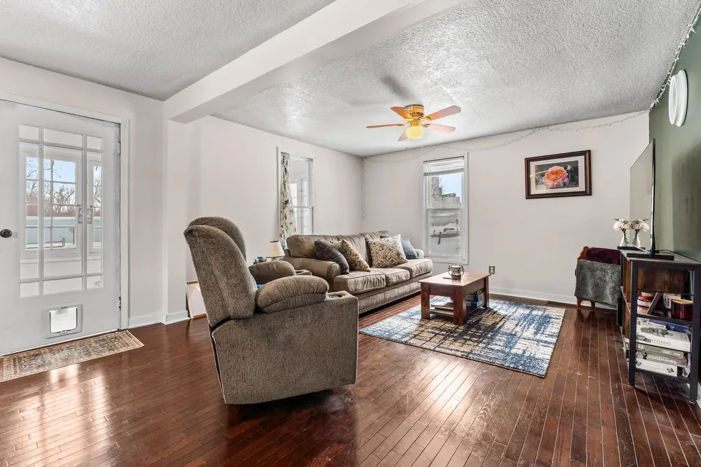 34 Oak Street Hillsdale City MI 49242