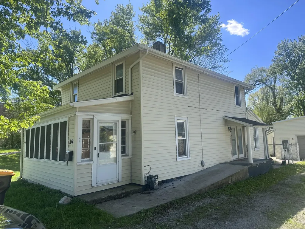 34 Oak Street Hillsdale City MI 49242