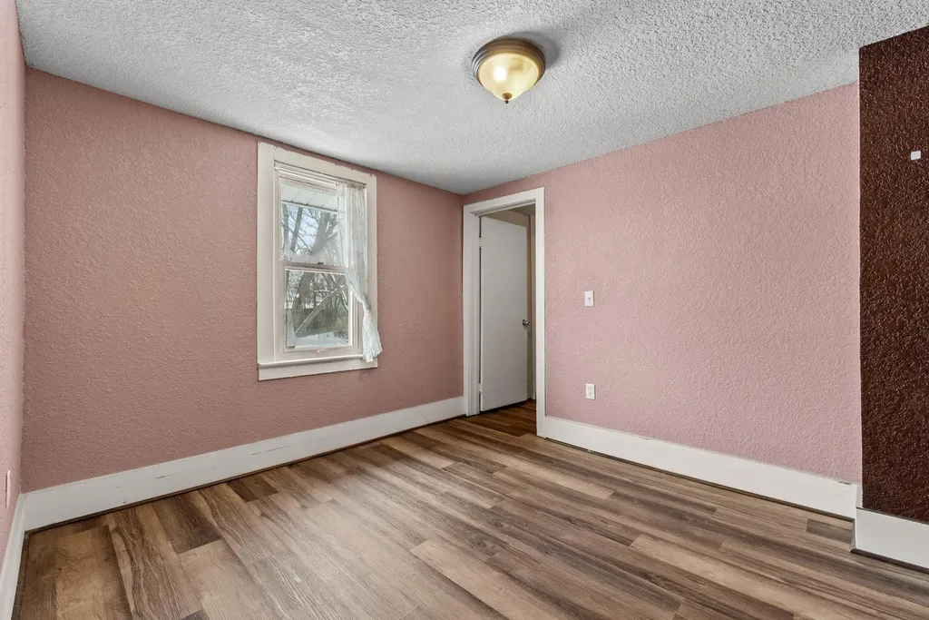 34 Oak Street Hillsdale City MI 49242