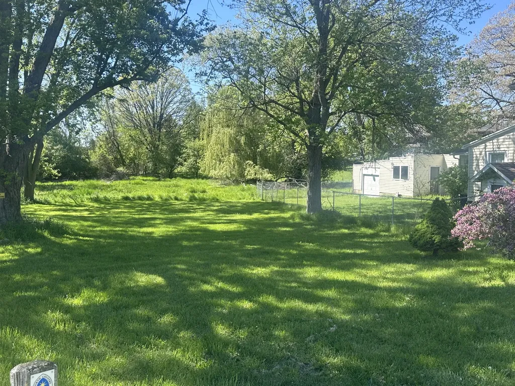 34 Oak Street Hillsdale City MI 49242
