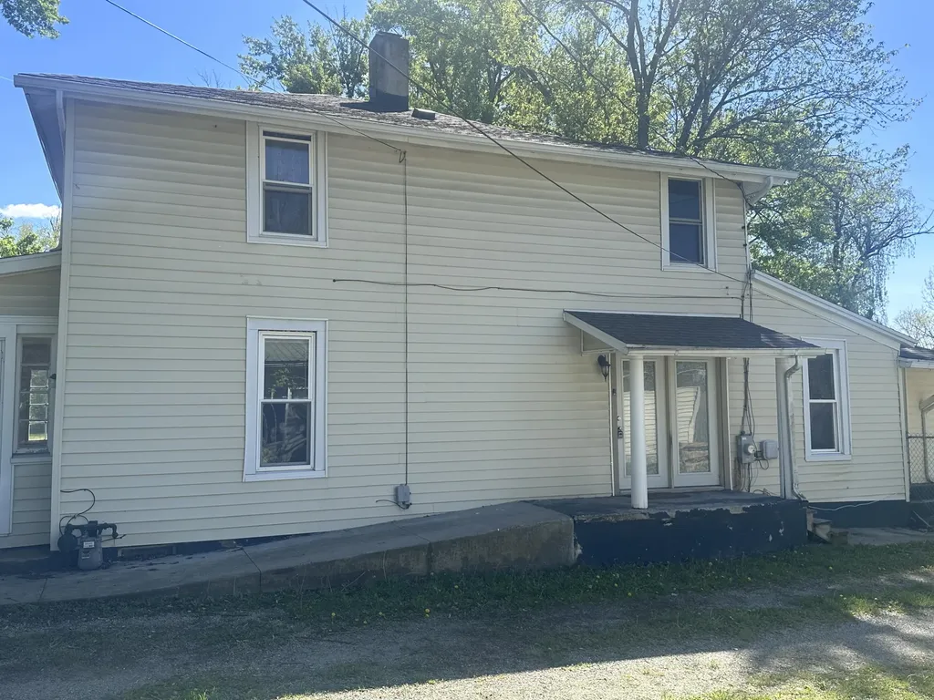 34 Oak Street Hillsdale City MI 49242