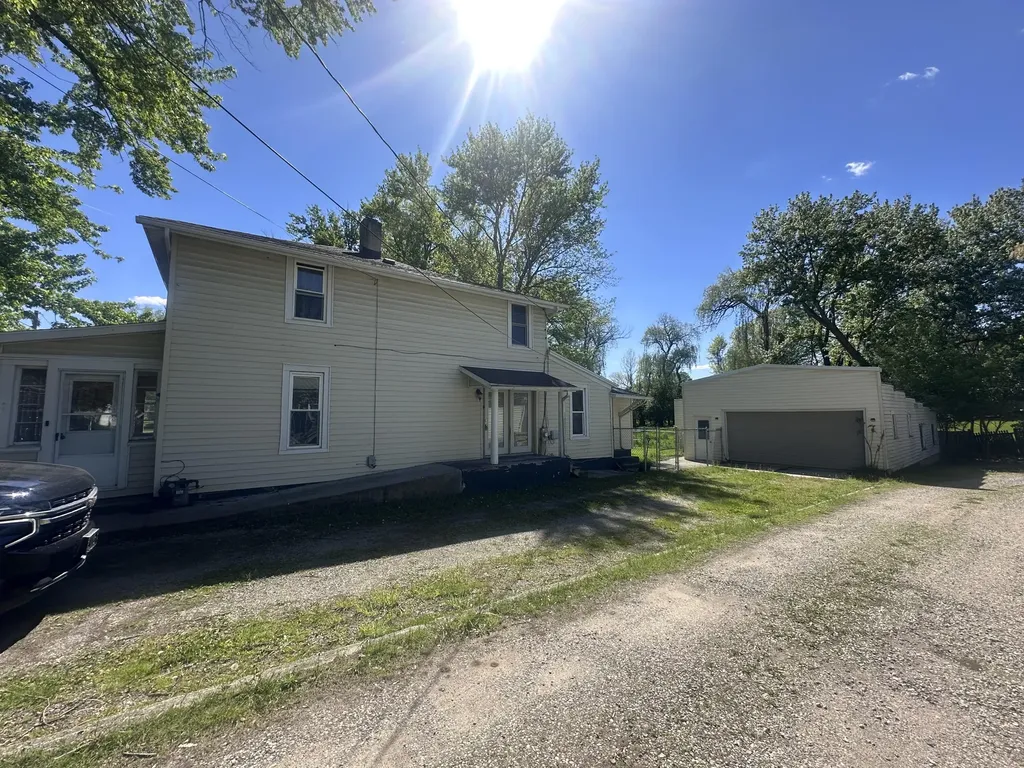 34 Oak Street Hillsdale City MI 49242