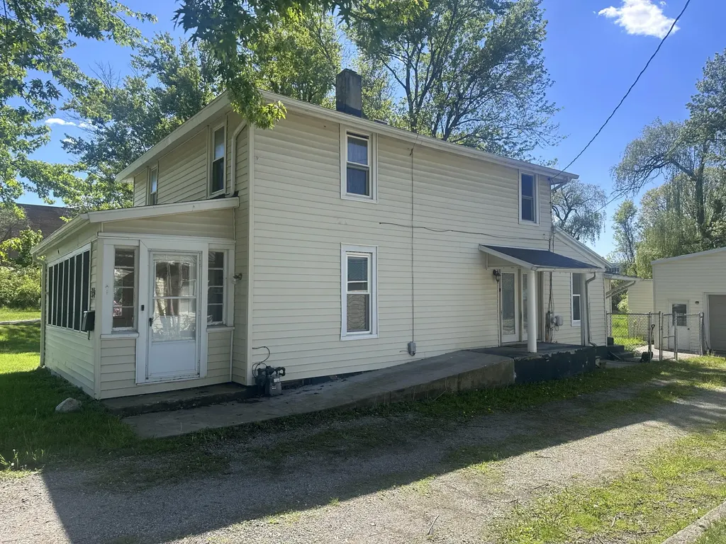 34 Oak Street Hillsdale City MI 49242