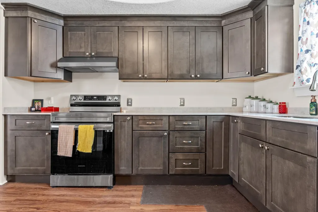 34 Oak Street Hillsdale City MI 49242