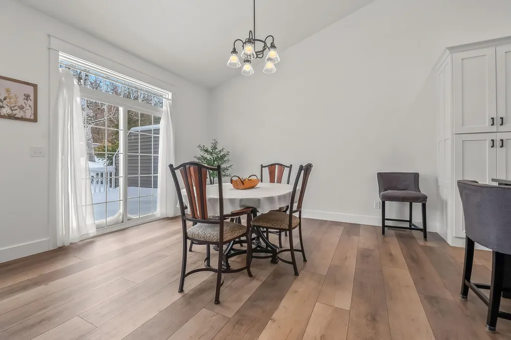25 Hillsdale Commons Drive Hillsdale City MI 49242