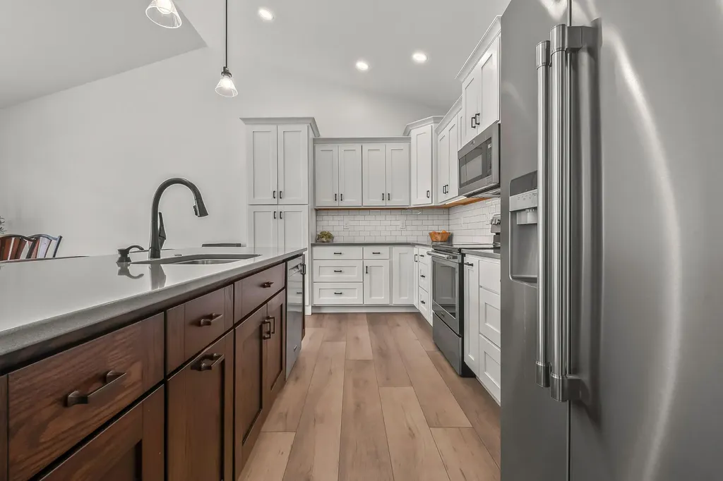 25 Hillsdale Commons Drive Hillsdale City MI 49242