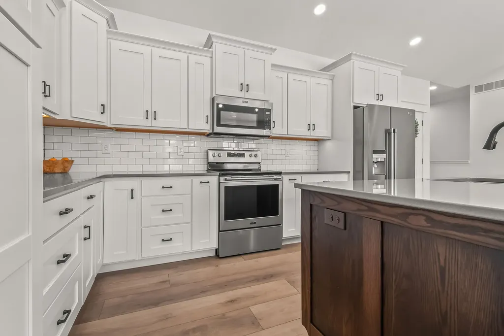 25 Hillsdale Commons Drive Hillsdale City MI 49242