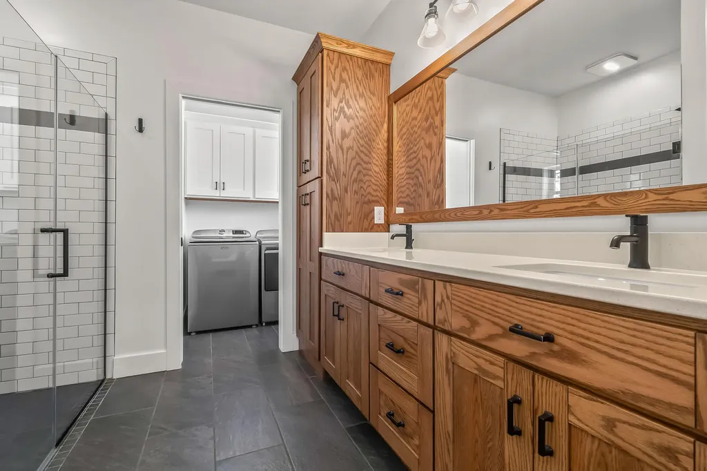 25 Hillsdale Commons Drive Hillsdale City MI 49242