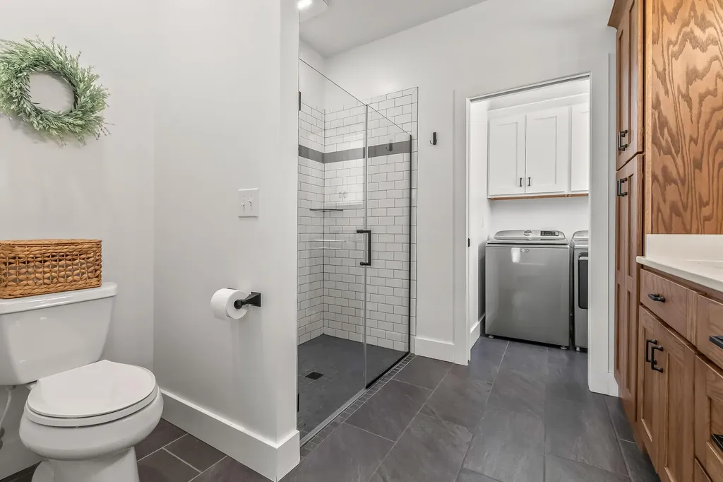 25 Hillsdale Commons Drive Hillsdale City MI 49242