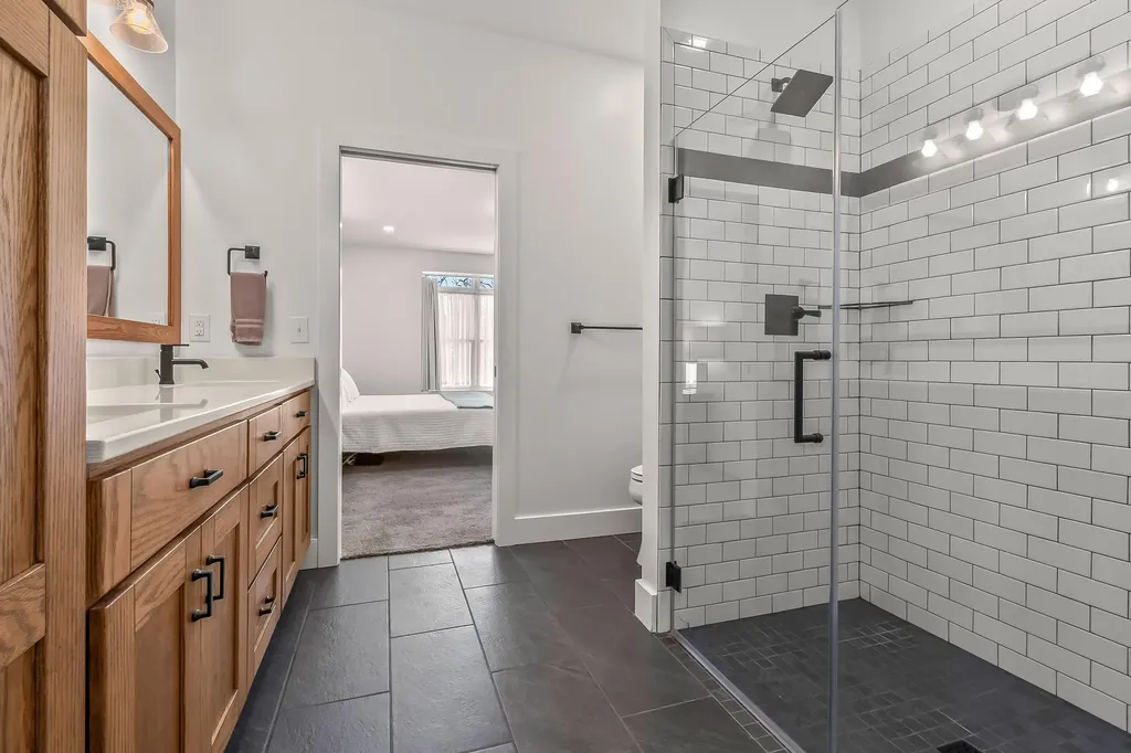 25 Hillsdale Commons Drive Hillsdale City MI 49242