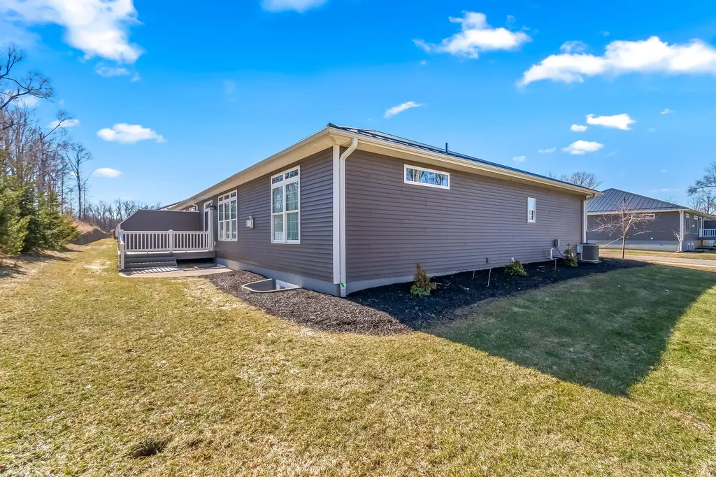 25 Hillsdale Commons Drive Hillsdale City MI 49242
