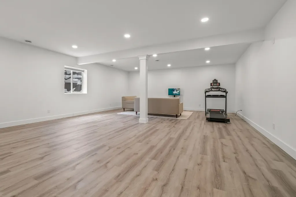 25 Hillsdale Commons Drive Hillsdale City MI 49242