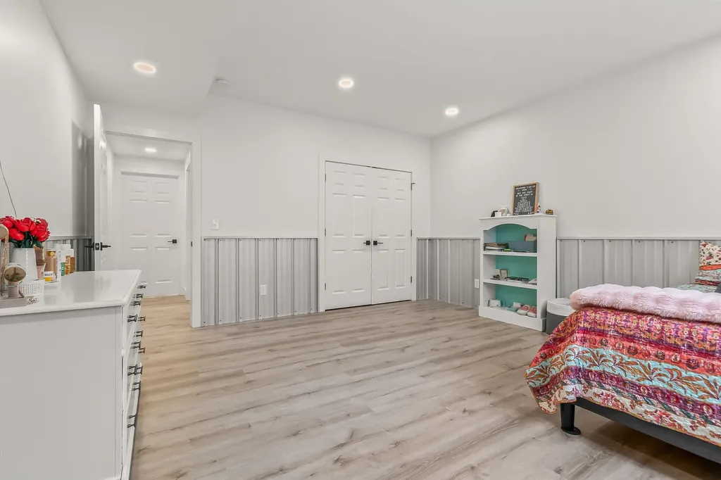 25 Hillsdale Commons Drive Hillsdale City MI 49242