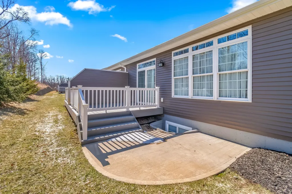 25 Hillsdale Commons Drive Hillsdale City MI 49242