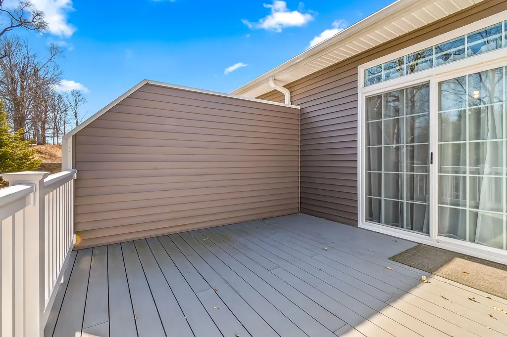 25 Hillsdale Commons Drive Hillsdale City MI 49242