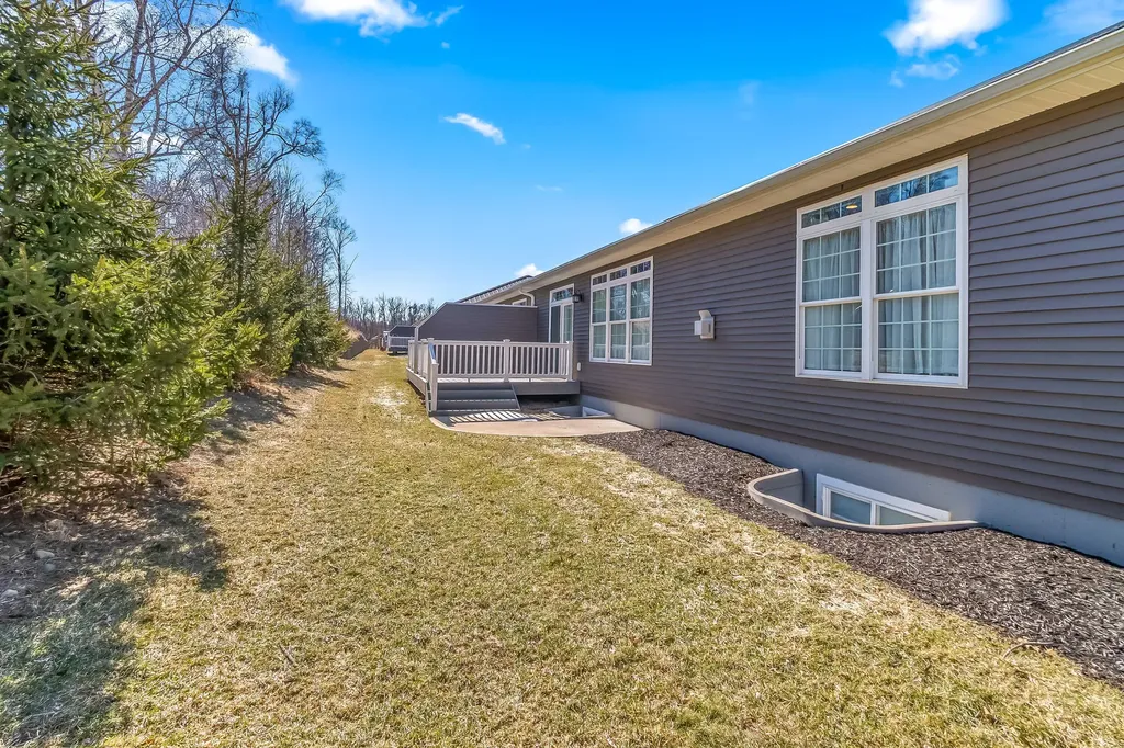 25 Hillsdale Commons Drive Hillsdale City MI 49242