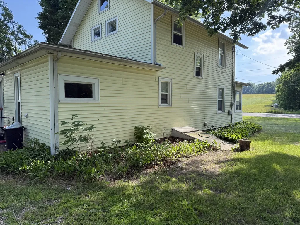 315 Reading Avenue Jonesville City MI 49250