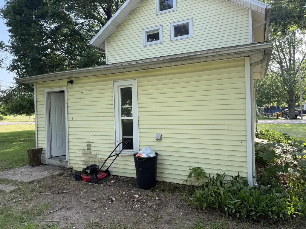 315 Reading Avenue Jonesville City MI 49250