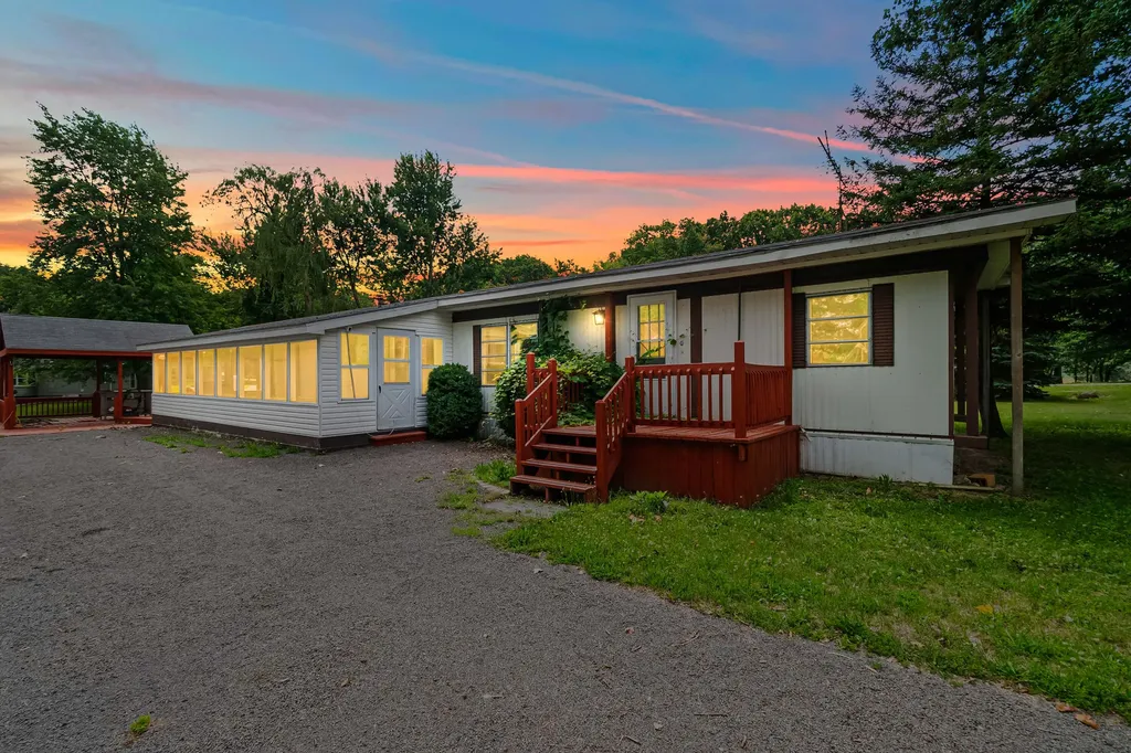 6915 Rowley Drive Jefferson Township MI 49266