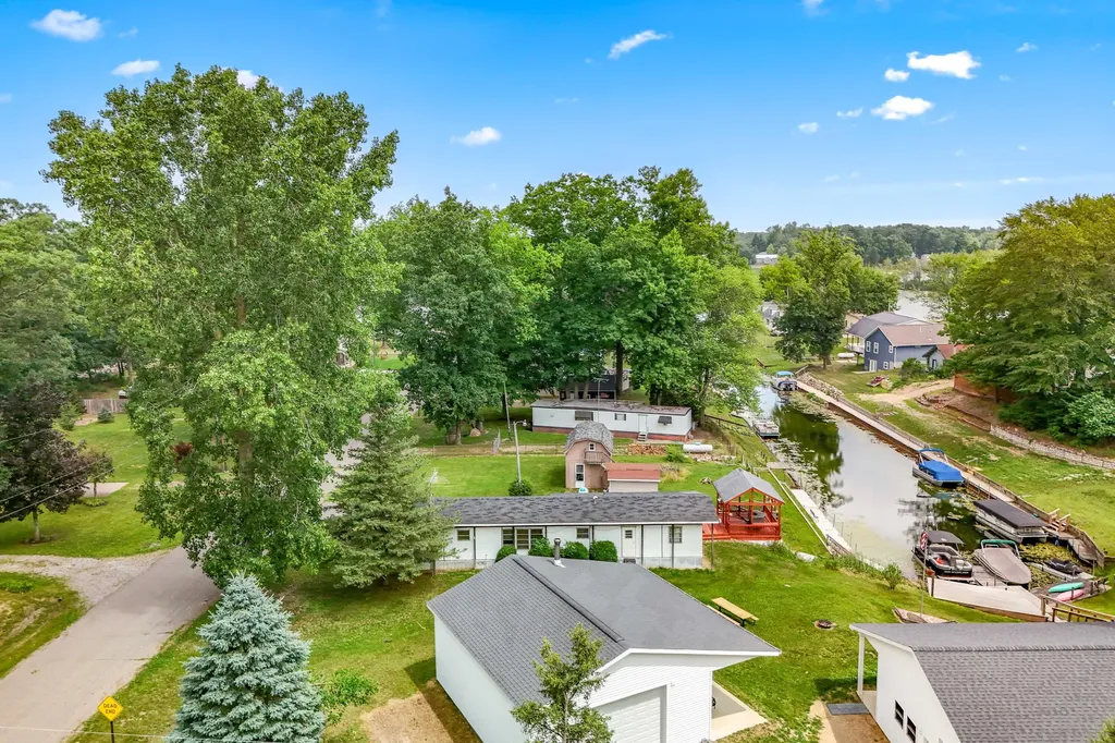 6915 Rowley Drive Jefferson Township MI 49266