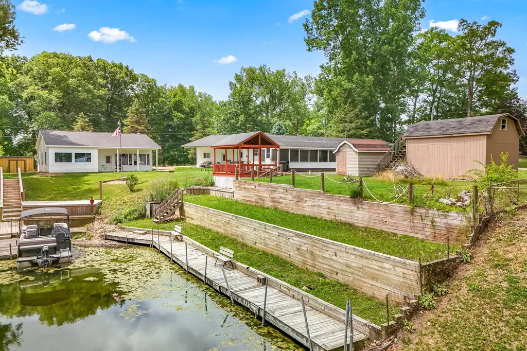 6915 Rowley Drive Jefferson Township MI 49266