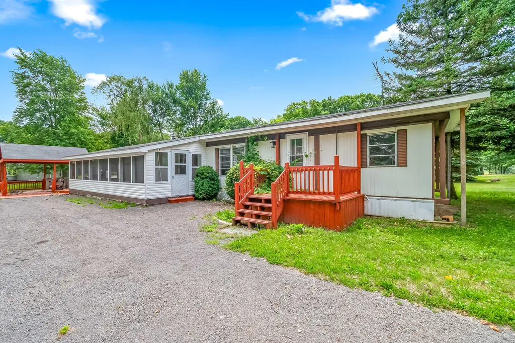 6915 Rowley Drive Jefferson Township MI 49266