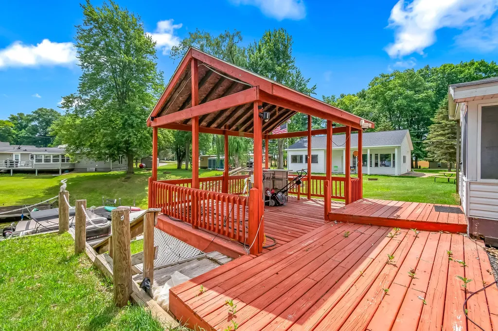 6915 Rowley Drive Jefferson Township MI 49266