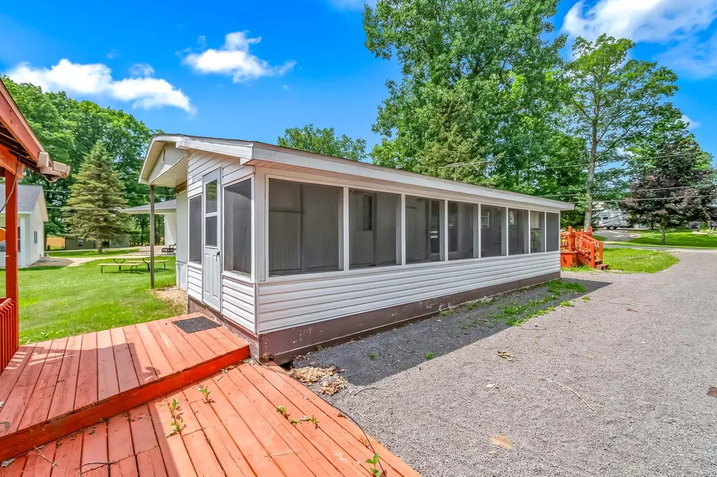 6915 Rowley Drive Jefferson Township MI 49266