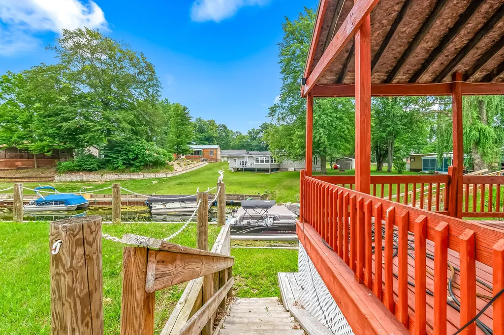 6915 Rowley Drive Jefferson Township MI 49266