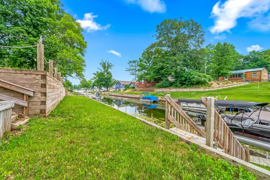 6915 Rowley Drive Jefferson Township MI 49266