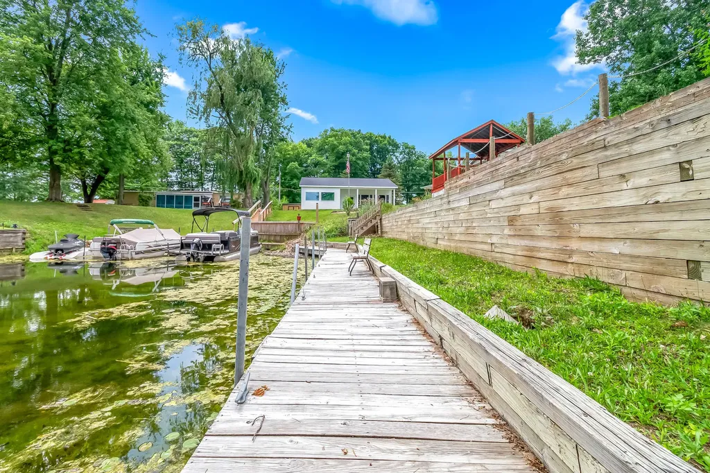 6915 Rowley Drive Jefferson Township MI 49266