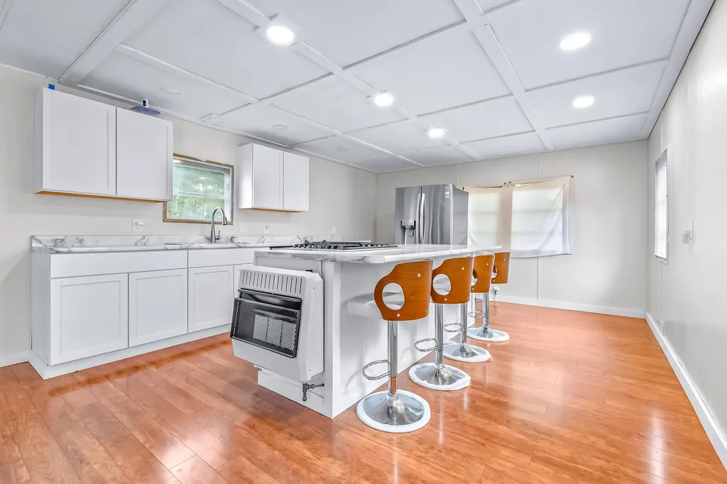 6915 Rowley Drive Jefferson Township MI 49266