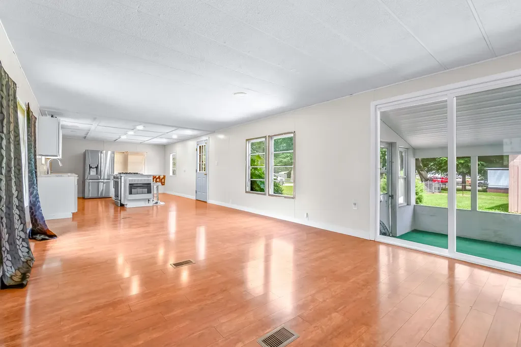 6915 Rowley Drive Jefferson Township MI 49266