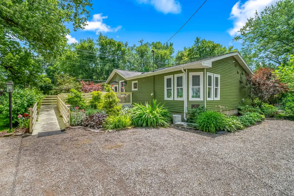 22 Morry Street Hillsdale City MI 49242