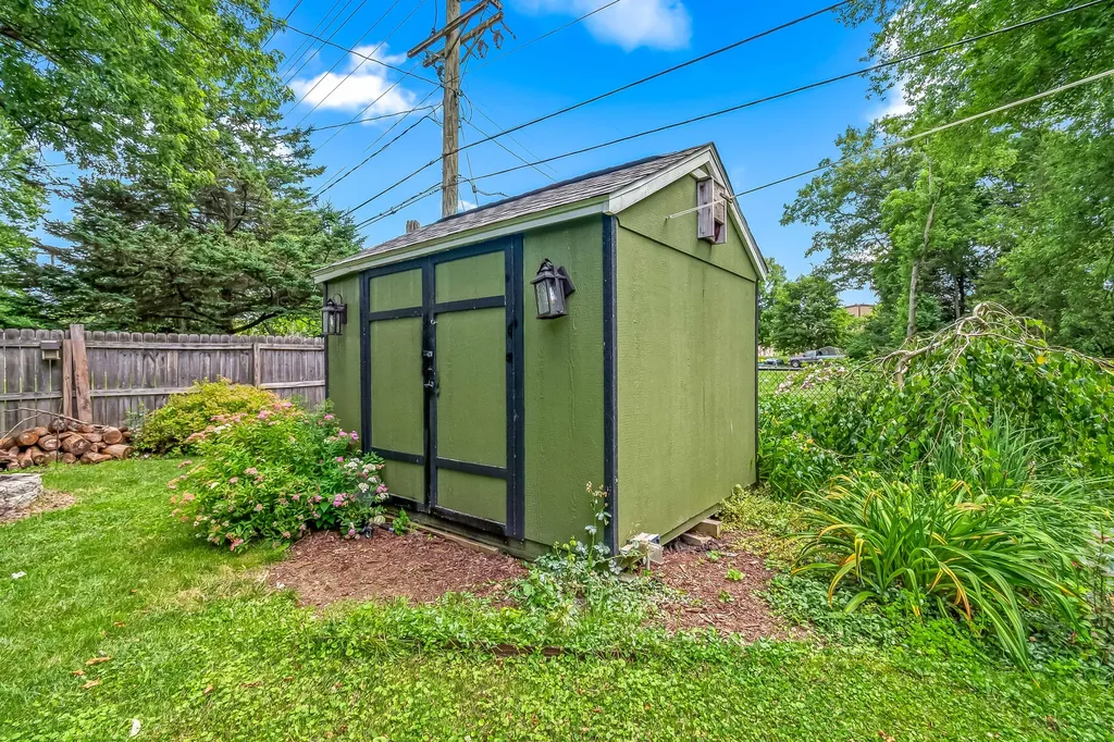 22 Morry Street Hillsdale City MI 49242