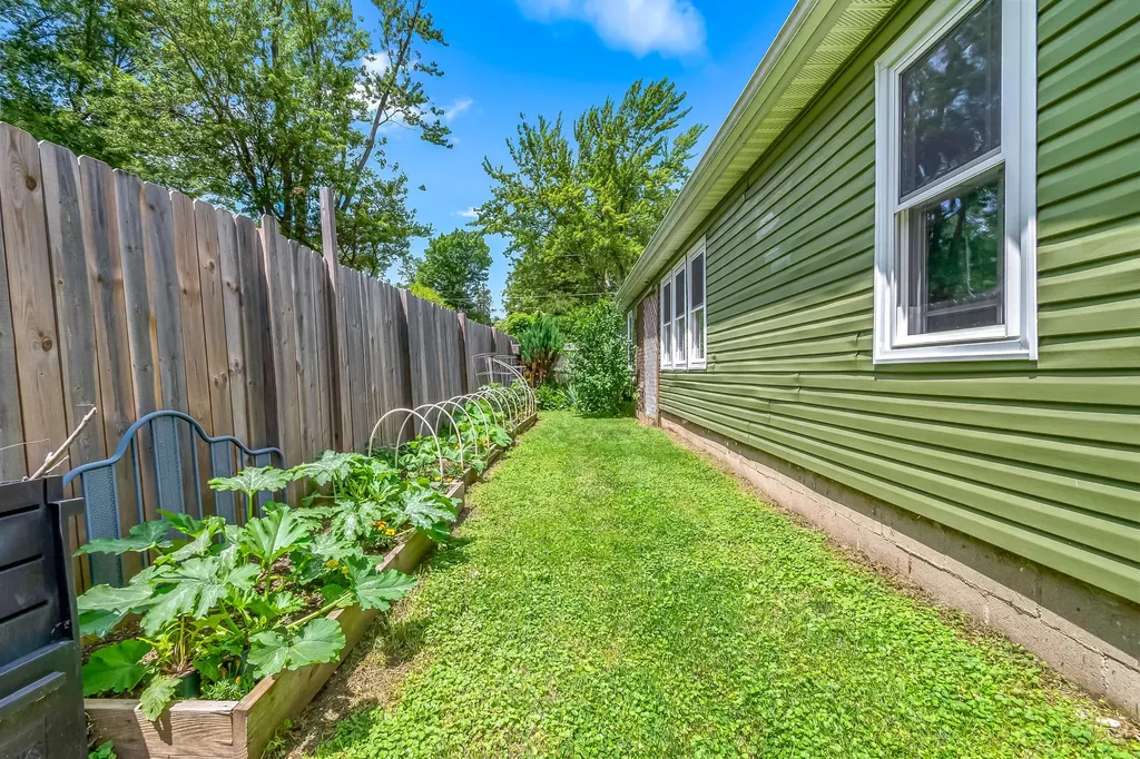 22 Morry Street Hillsdale City MI 49242