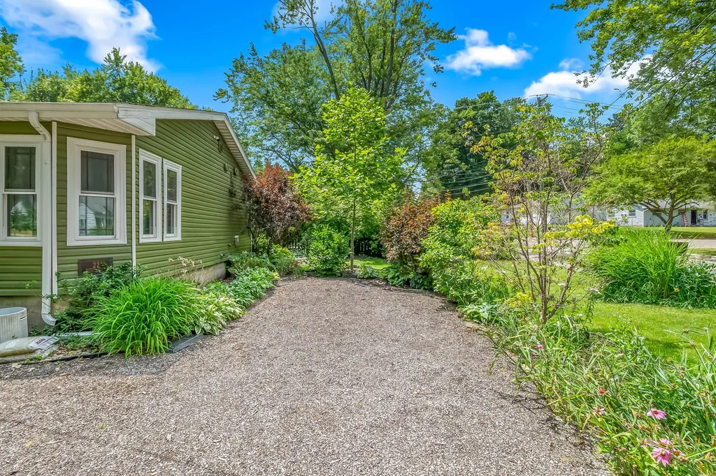 22 Morry Street Hillsdale City MI 49242