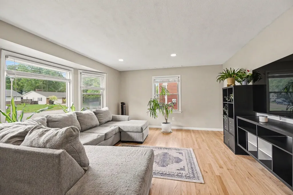 3534 Algonac Drive SW Grandville City MI 49418