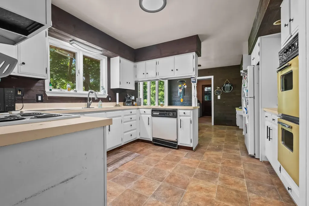 7051 Long Lake Road Reading Township MI 49274