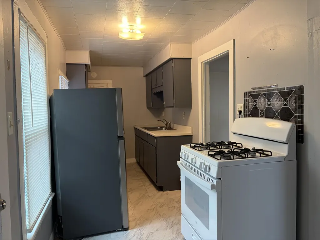 8 E South Street Hillsdale City MI 49242