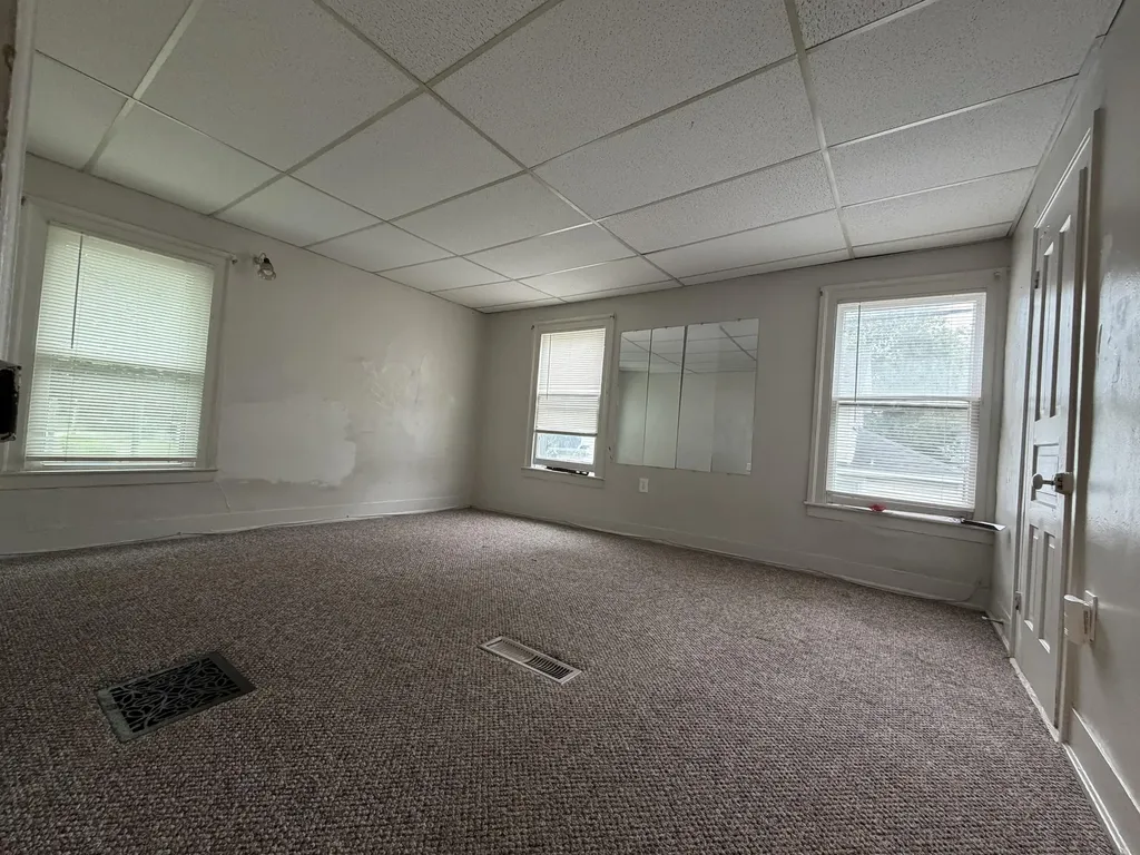 8 E South Street Hillsdale City MI 49242
