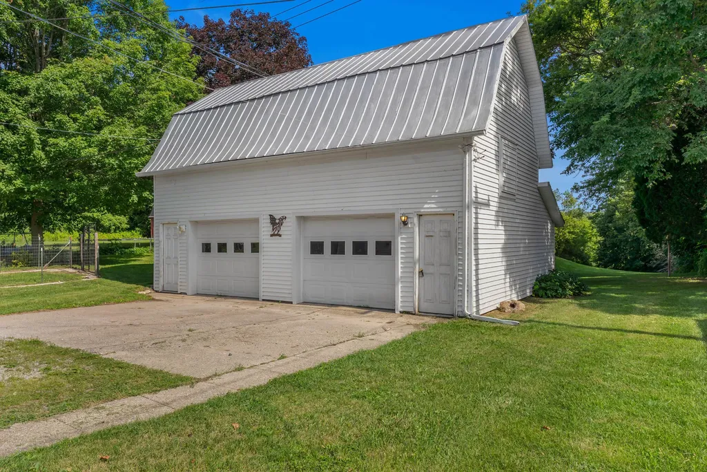5388 Beecher Road Jefferson Township MI 49266