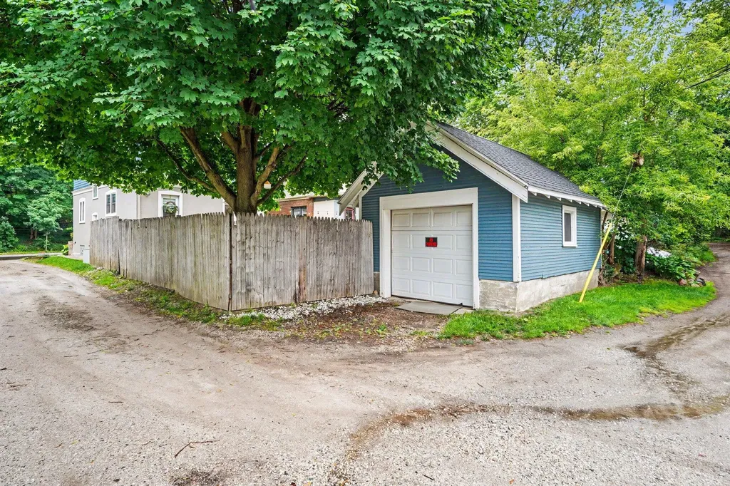 15 Auburn Avenue SE Grand Rapids City MI 49506