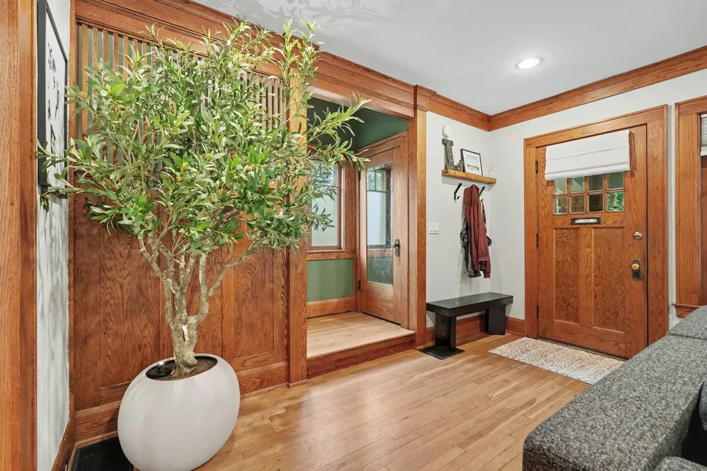 15 Auburn Avenue SE Grand Rapids City MI 49506