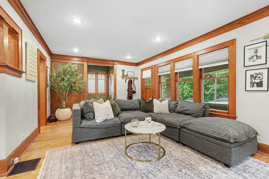 15 Auburn Avenue SE Grand Rapids City MI 49506