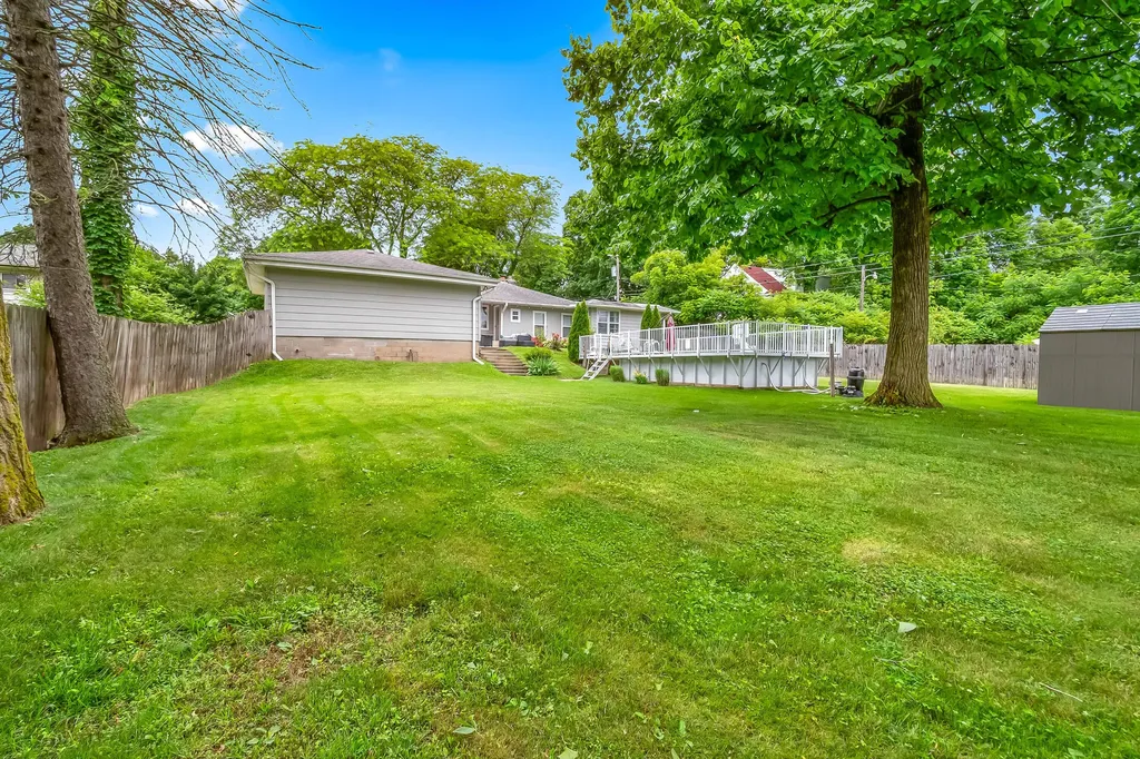 61 Charles Street Hillsdale City MI 49242