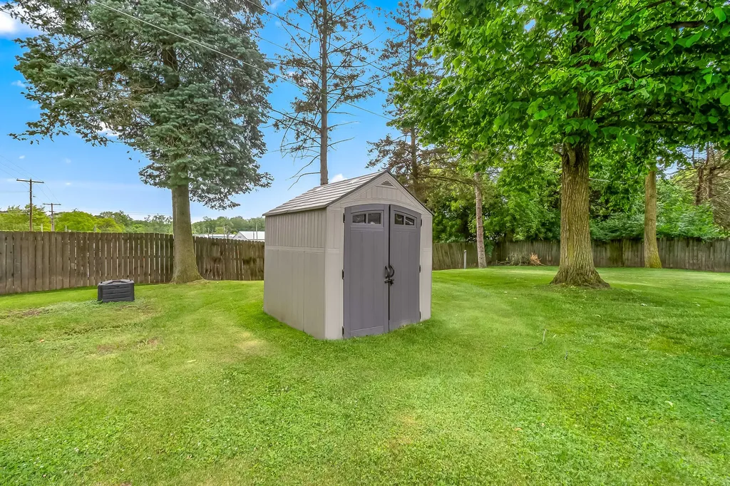 61 Charles Street Hillsdale City MI 49242