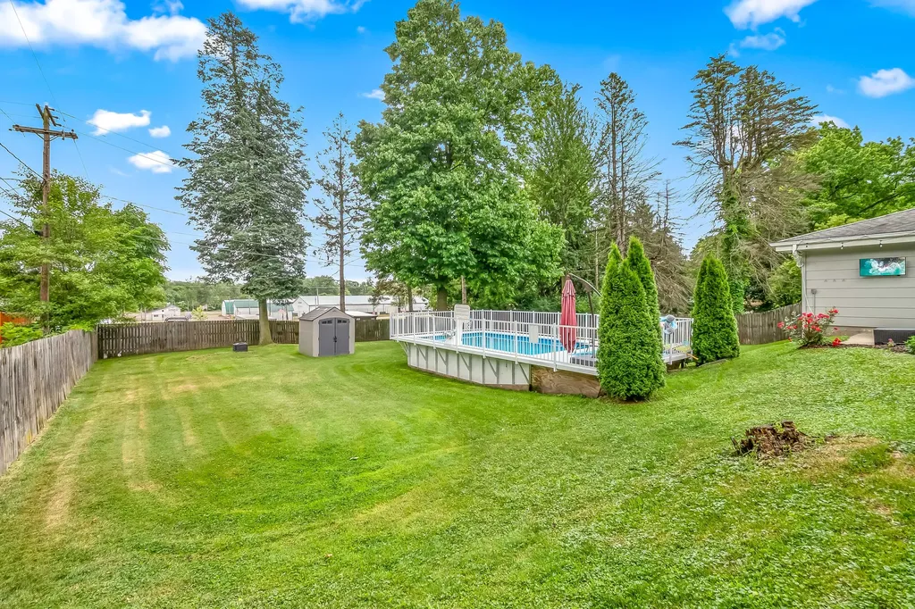61 Charles Street Hillsdale City MI 49242